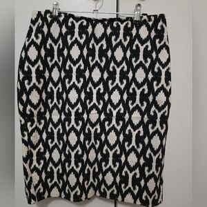 Ann Taylor Navy and White Patterned Pencil Skirt